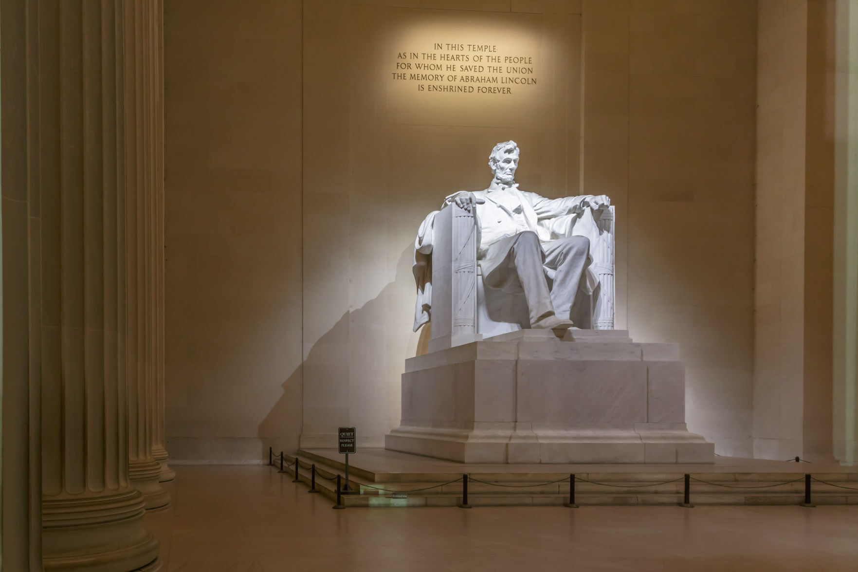 Mr. Lincoln goes to Washington